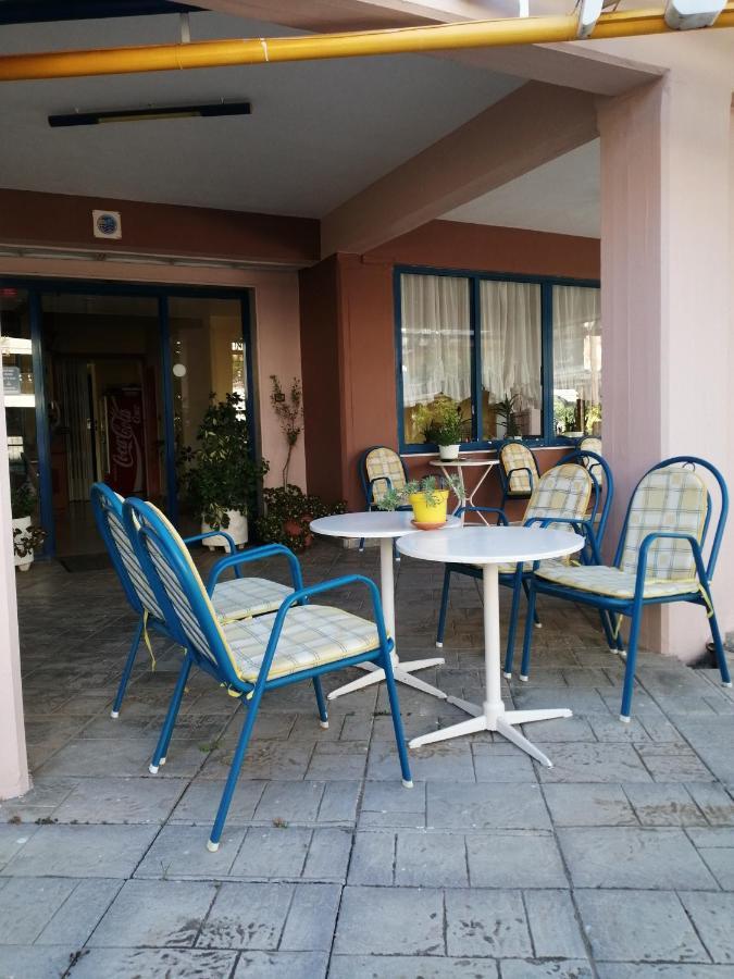 Hotel Eleni Paralia Dionisiou Extérieur photo